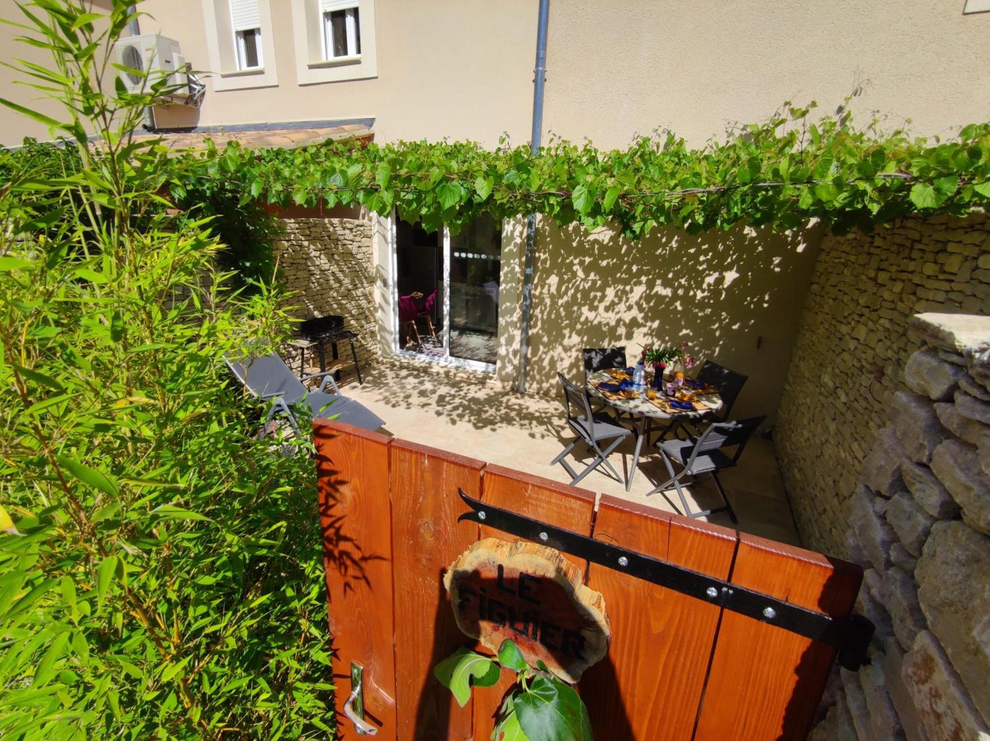 Au Murmure De La Sorgue